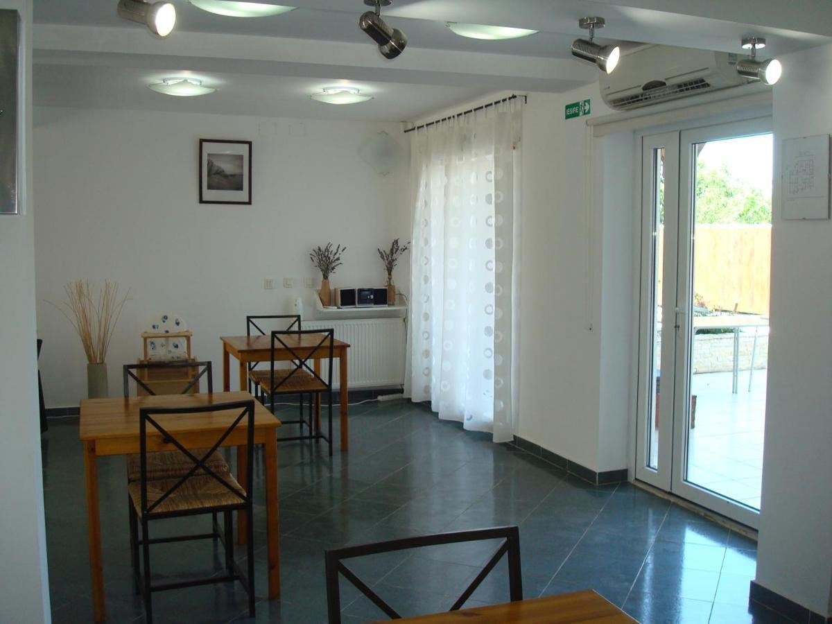 Pension Oasis Costinesti Ngoại thất bức ảnh